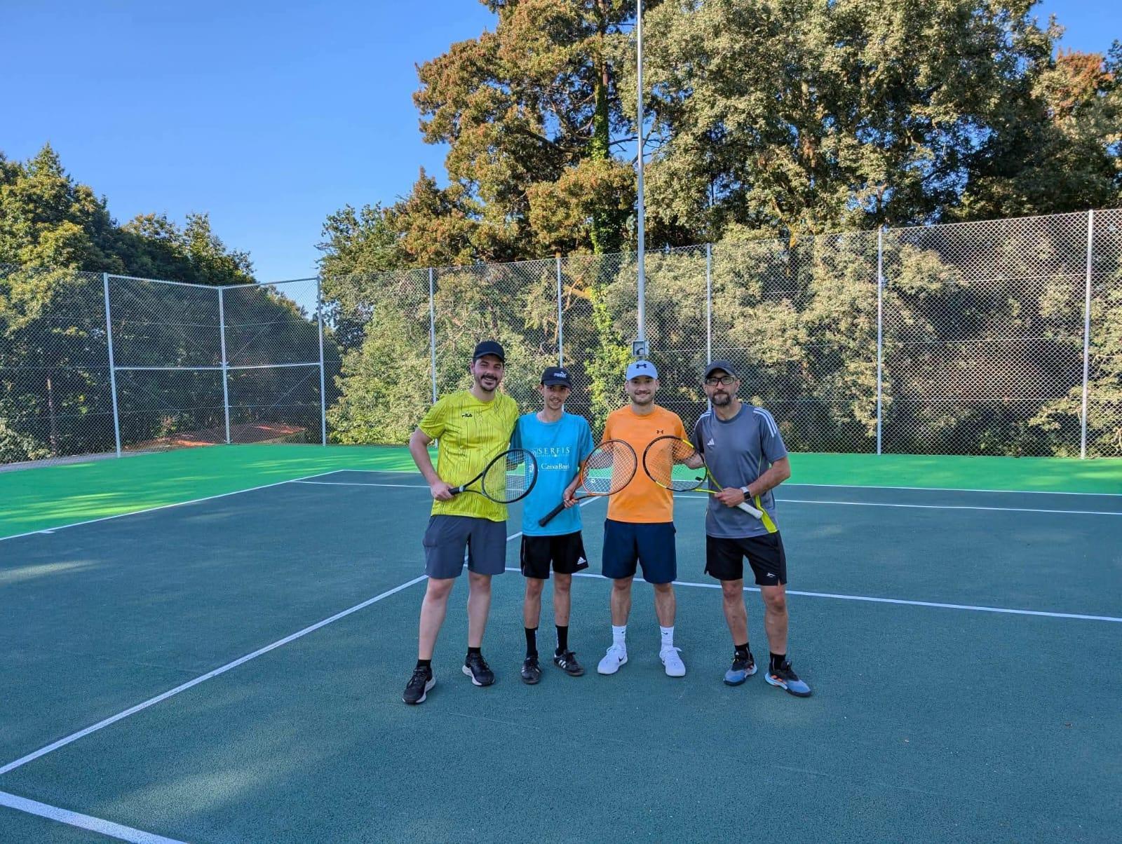 As pistas de tenis municipais das Grades acolleron o seu I Torneo oficial