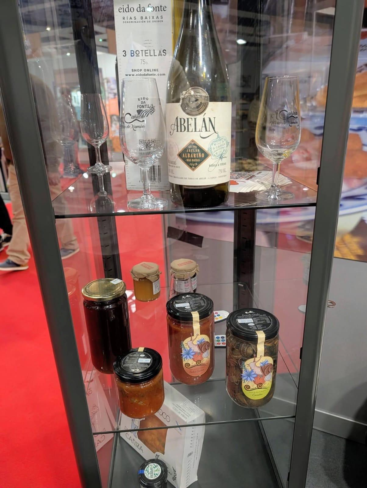 A Feira do Xamón da Caniza promociona a súa 60ª edición en FESTUR, o maior escaparate do turismo festivo de Galicia