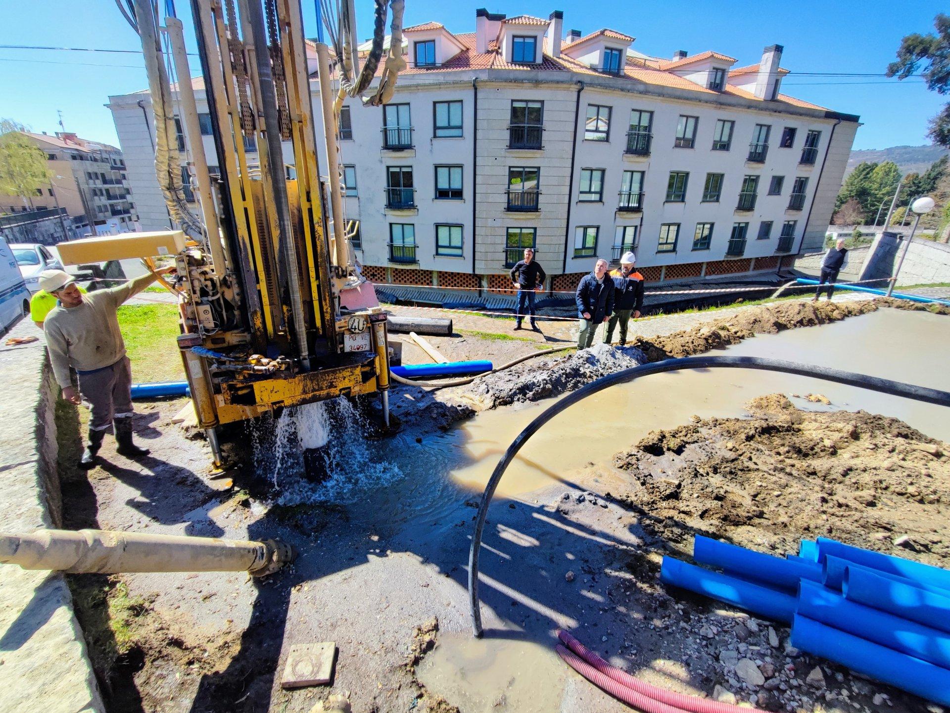 comezan as obras de construcción do novo pozo de barrena de O Rañadoiro