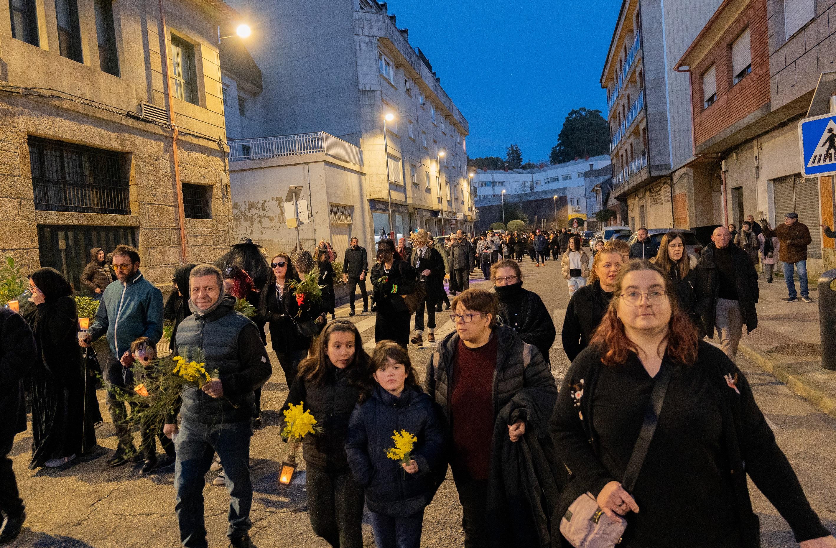 A Cañiza enterrou esta fin de semana “O Rexoubón”, poñendo o broche final ao Entroido