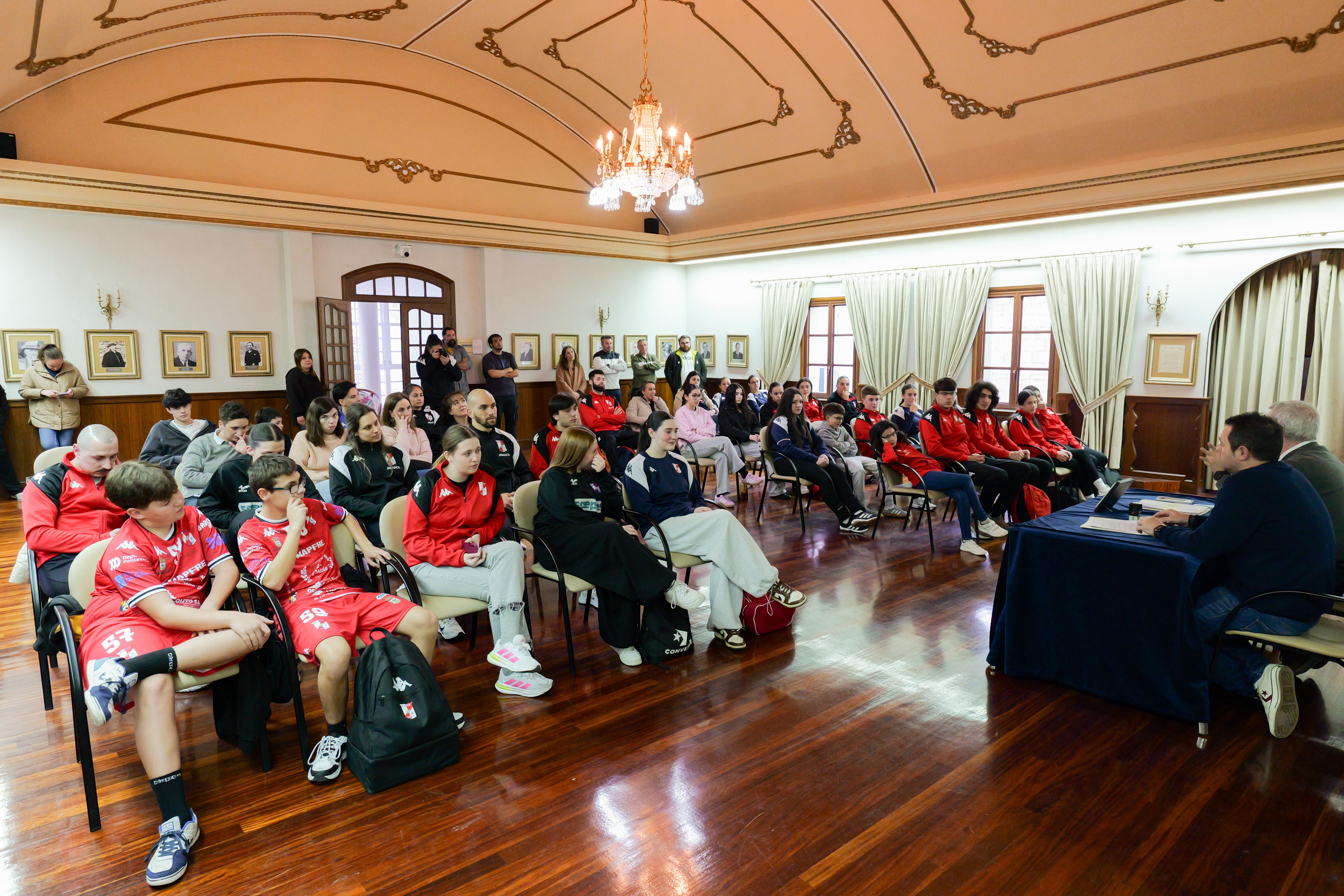 O Concello e o Club Balonmán Cañiza renovan o seu compromiso o deporte para o ano 2026