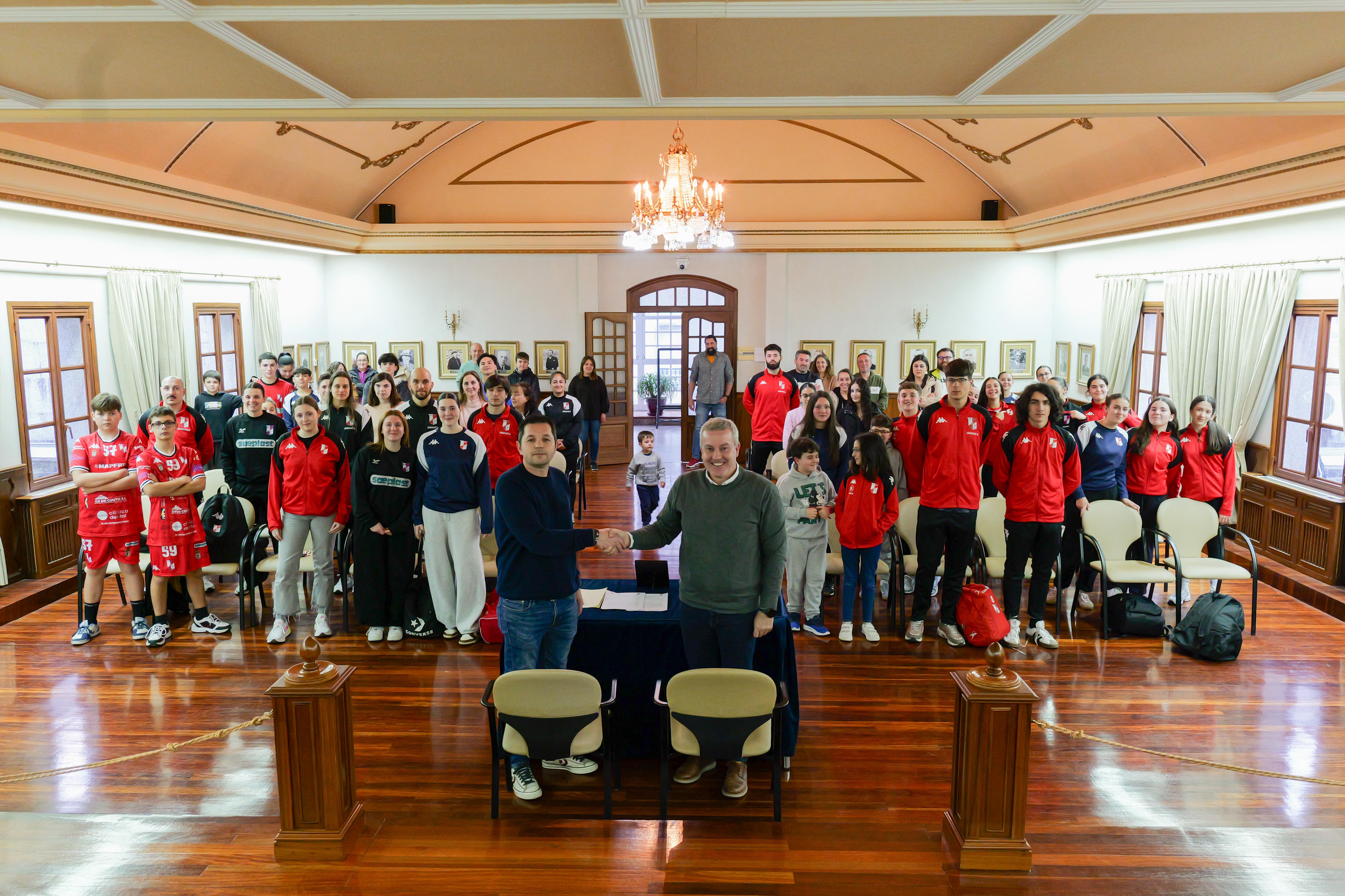 O Concello e o Club Balonmán Cañiza renovan o seu compromiso o deporte para o ano 2026