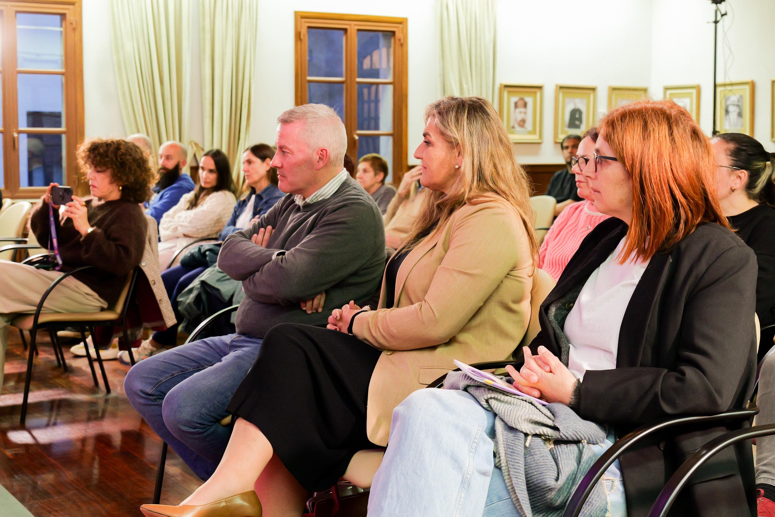 O Concello da Cañiza e a Deputación de Pontevedra renden homenaxe á arquitecta pioneira Rita Fernández Queimadelos