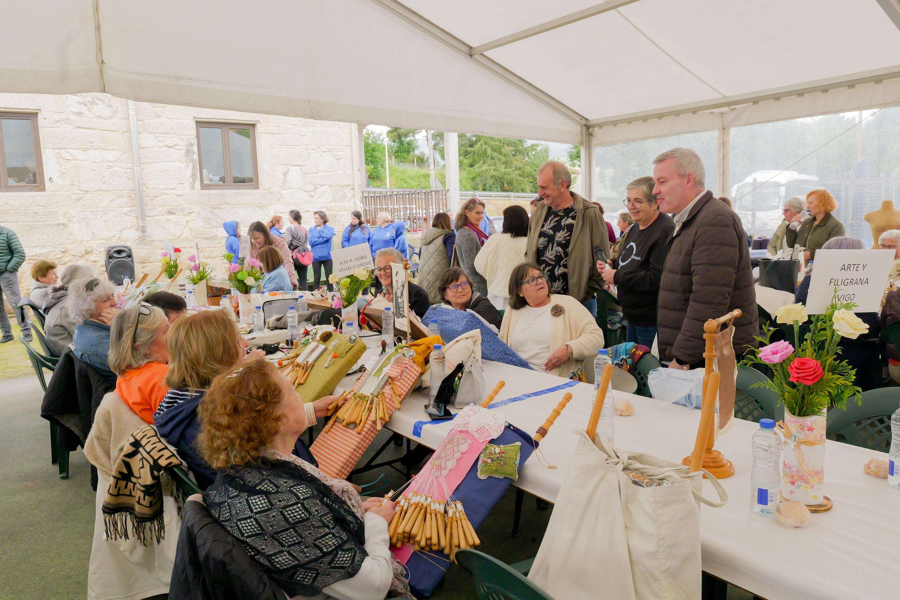 Valeixe acolleu este 19 de maio a III Mostra de Palilleiras do Concello da Caniza