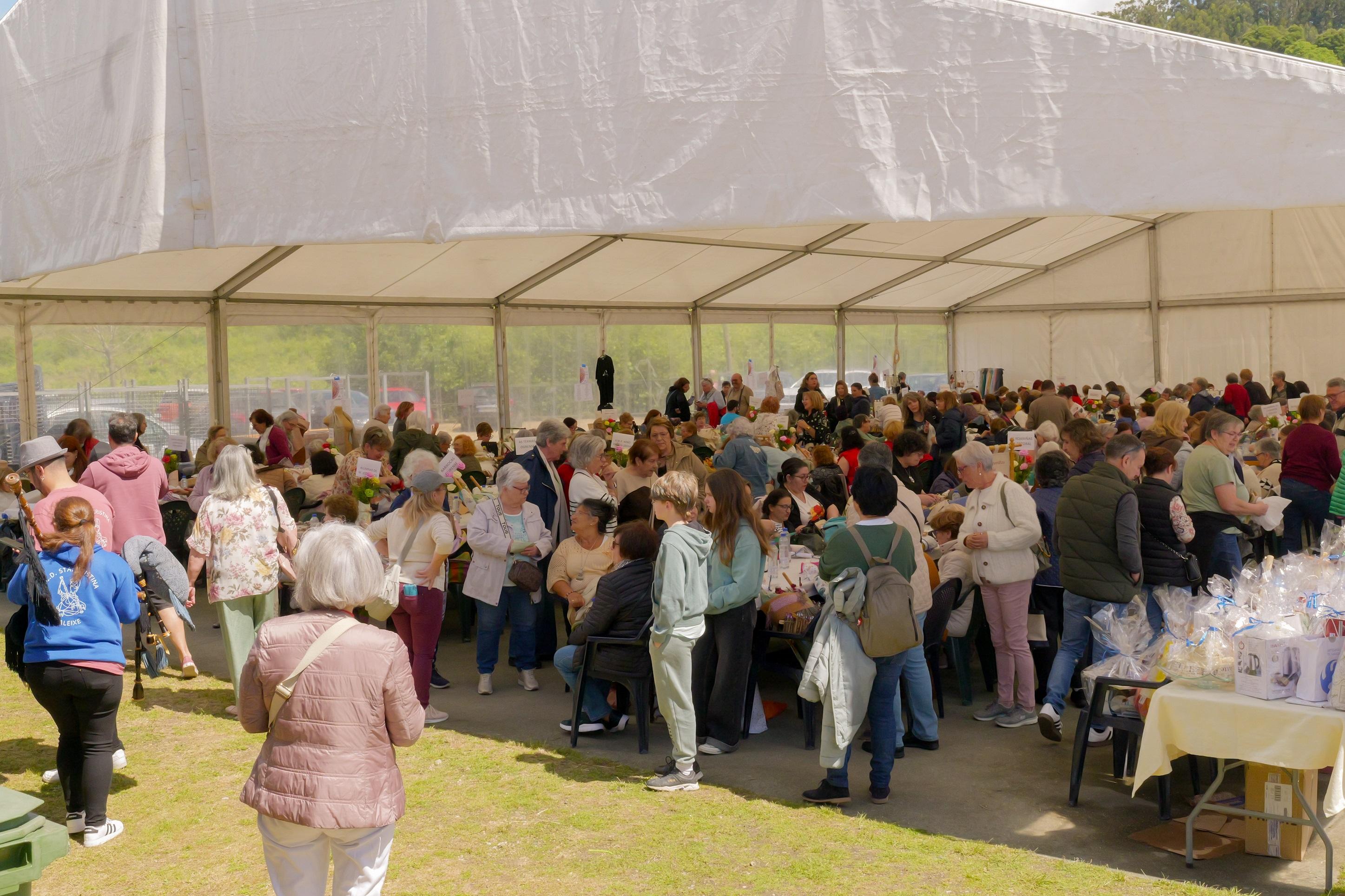 Valeixe acolleu este 19 de maio a III Mostra de Palilleiras do Concello da Caniza