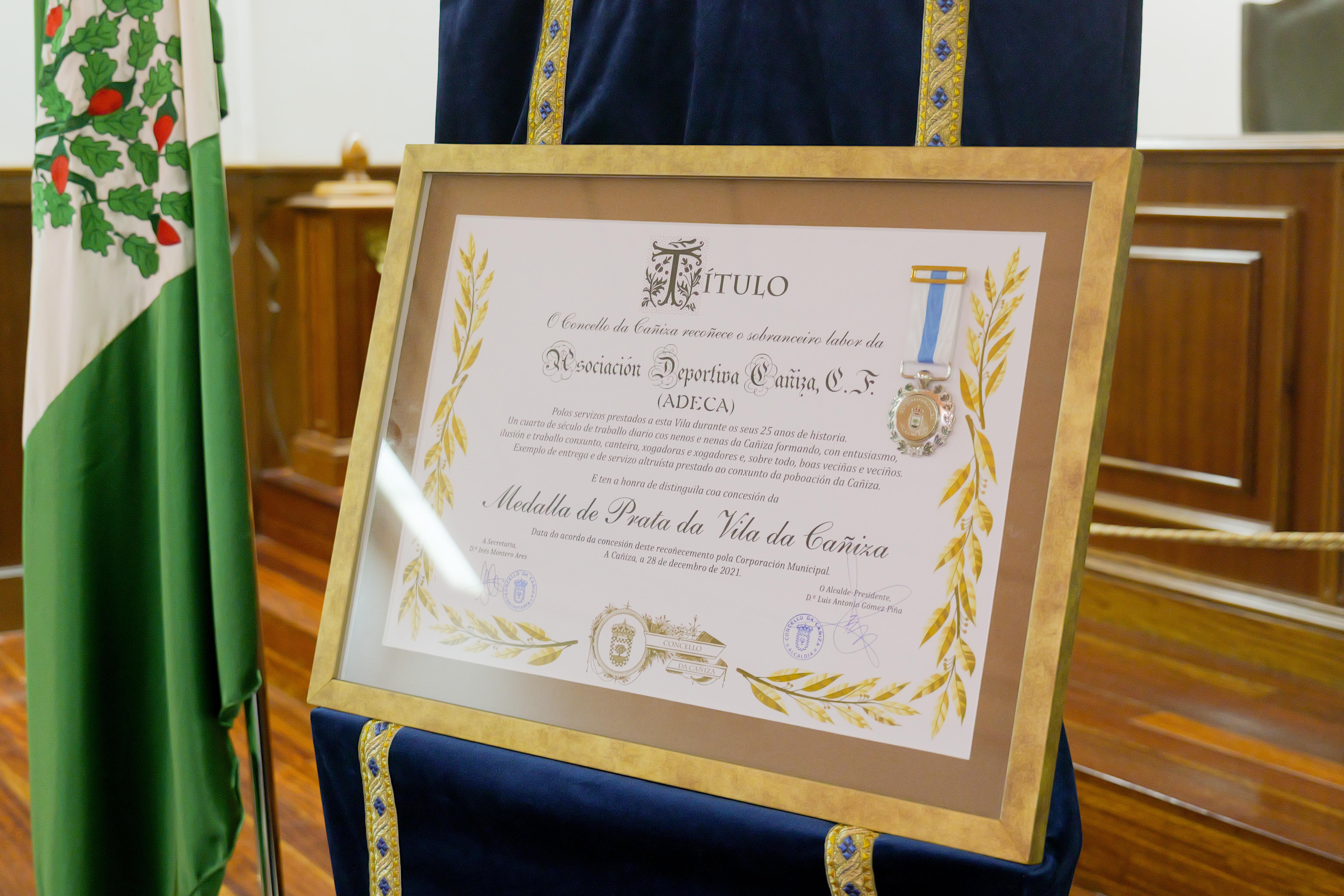 O Concello entrega a Medalla de Prata da Vila á Asociación Deportiva Cañiza  