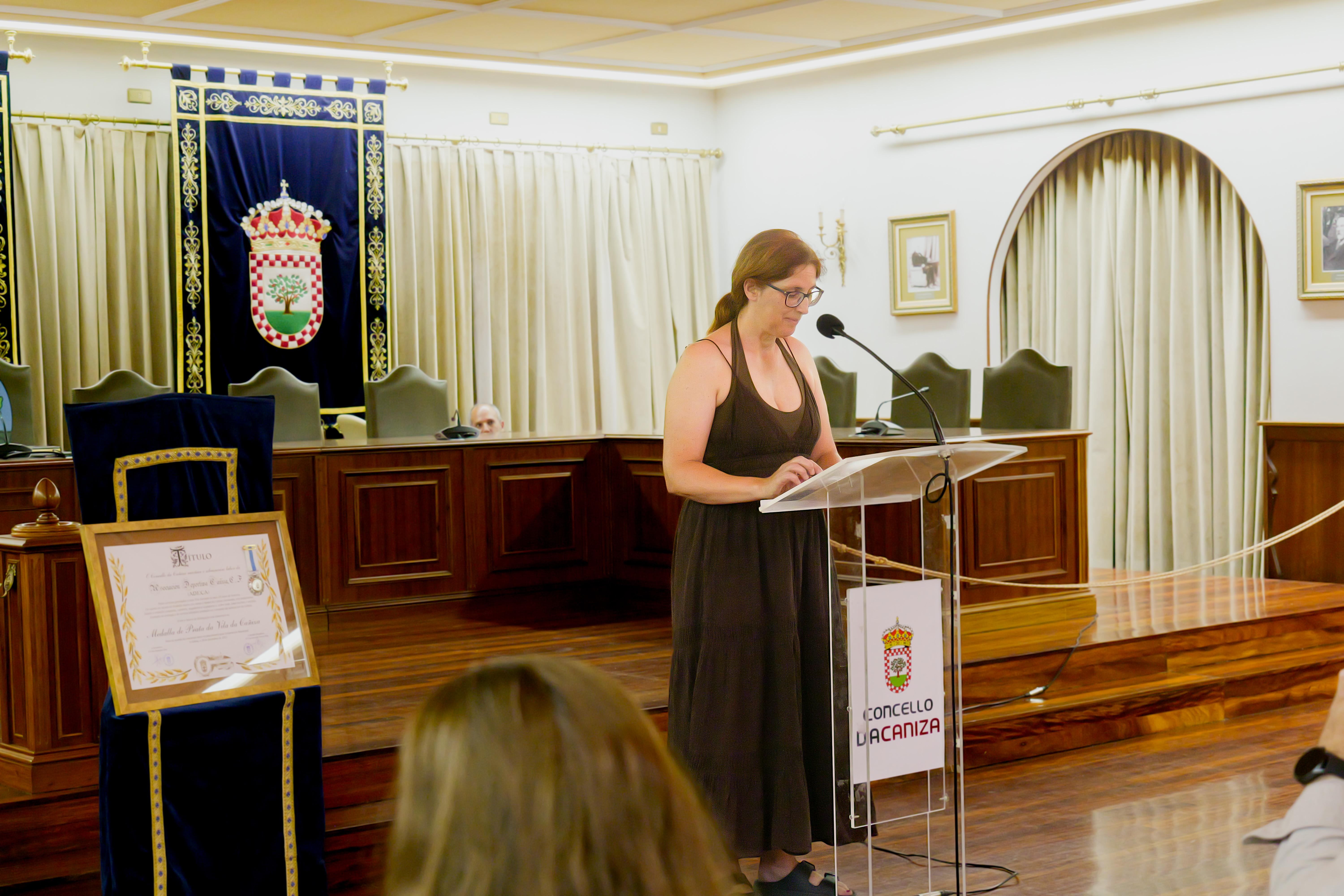 O Concello entrega a Medalla de Prata da Vila á Asociación Deportiva Cañiza  