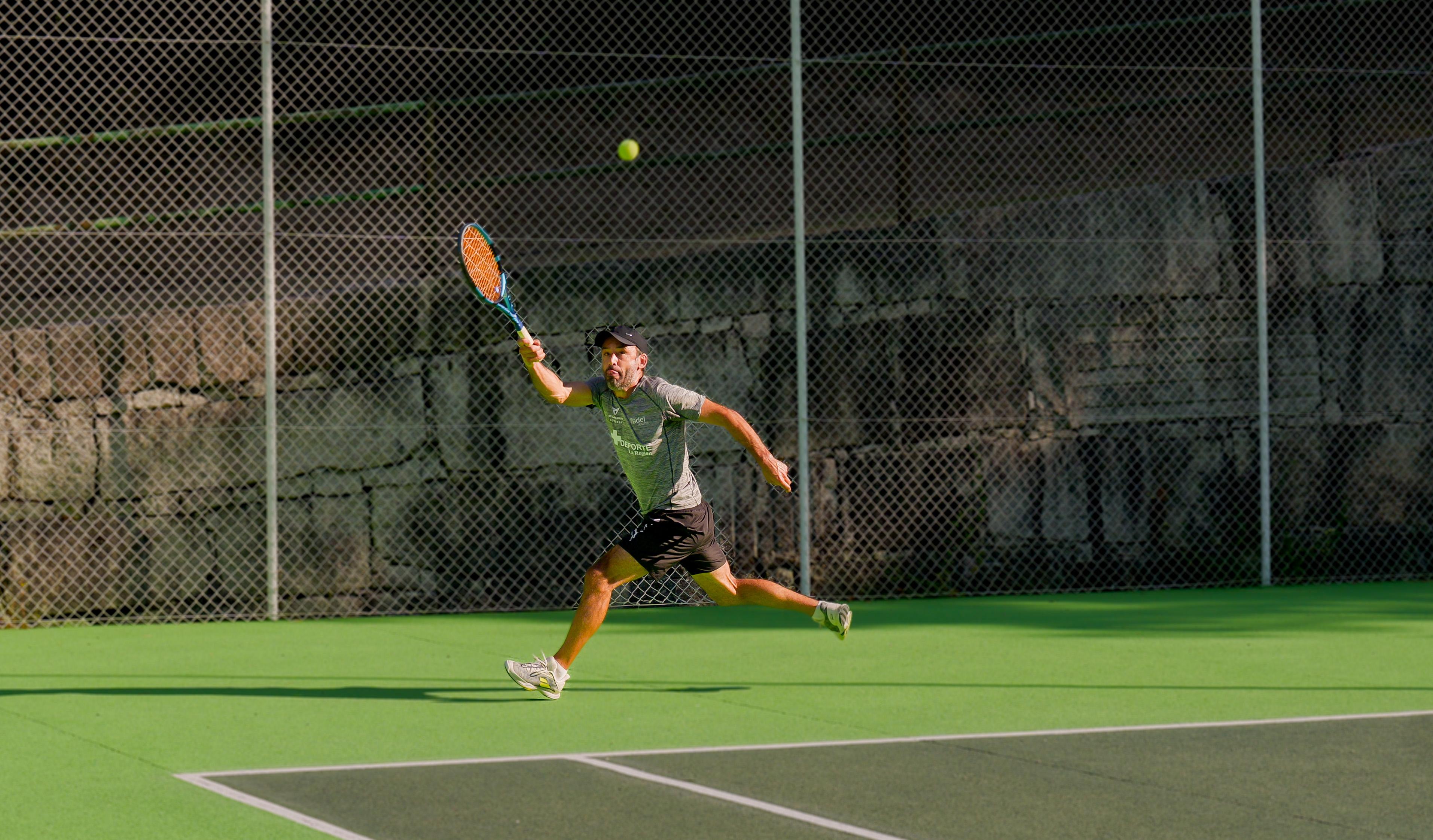 As pistas de tenis municipais das Grades acolleron o seu I Torneo oficial  