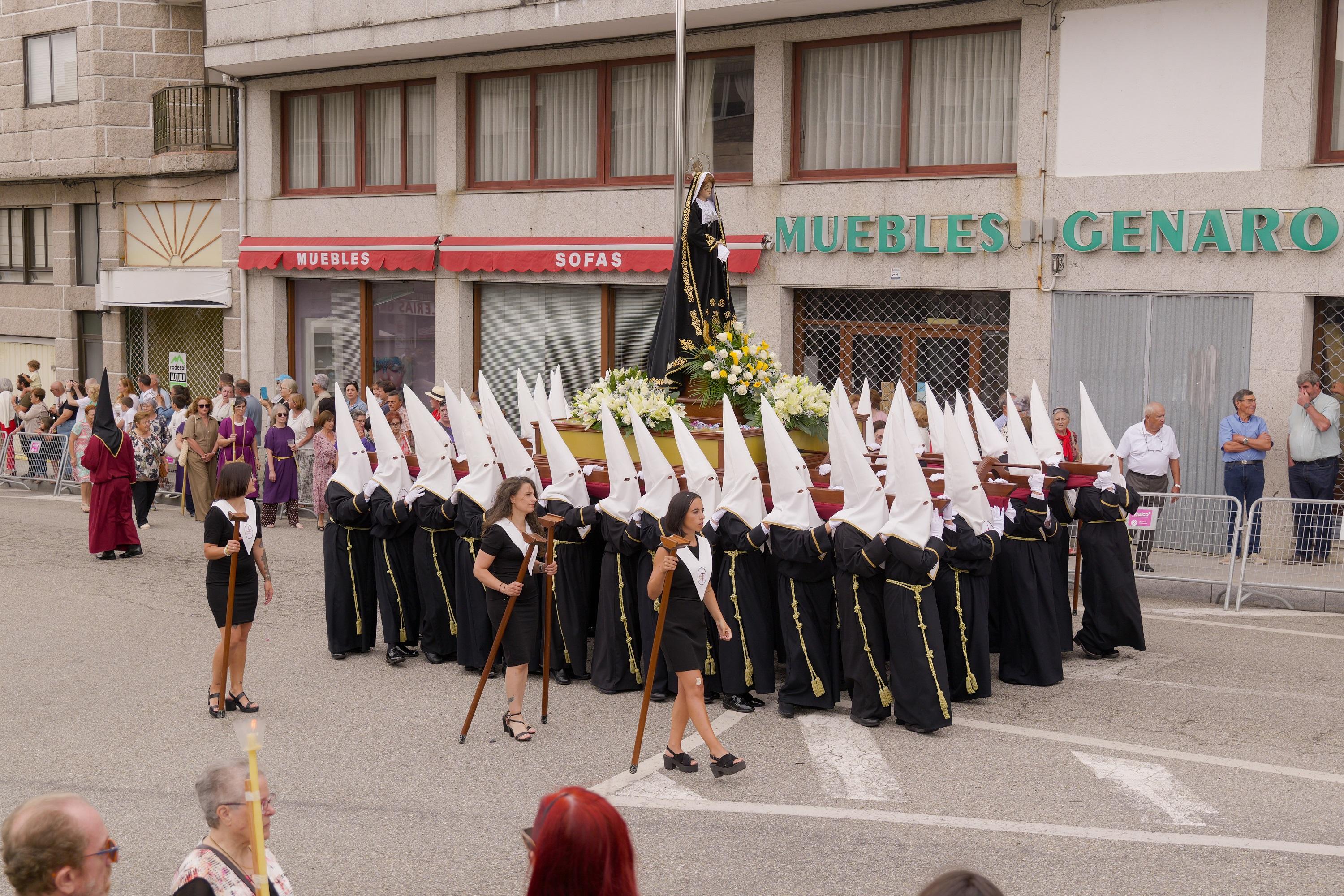 A Caniza celebra a festividade do Santísimo Cristo da Agonía