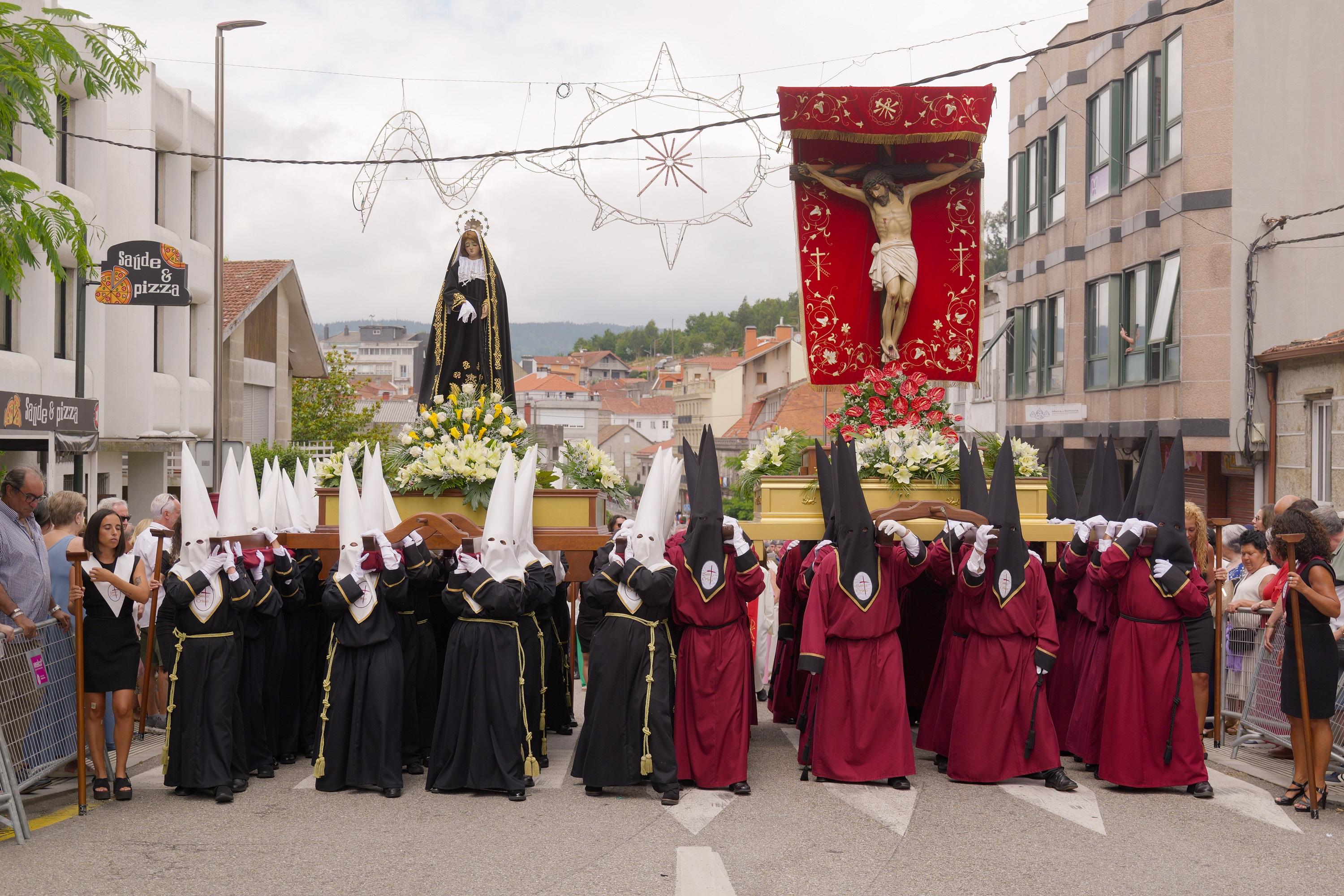 A Caniza celebra a festividade do Santísimo Cristo da Agonía