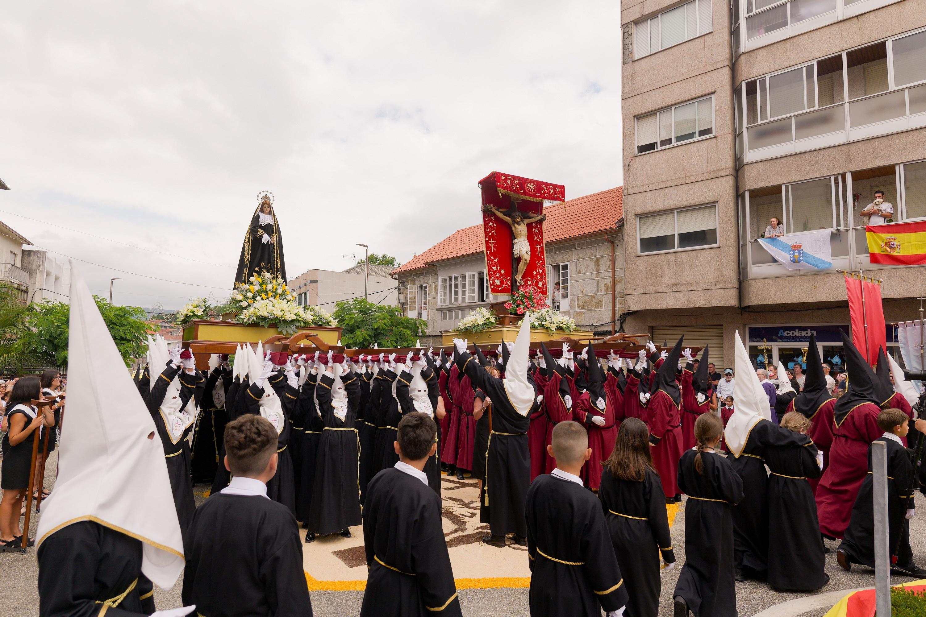 A Caniza celebra a festividade do Santísimo Cristo da Agonía