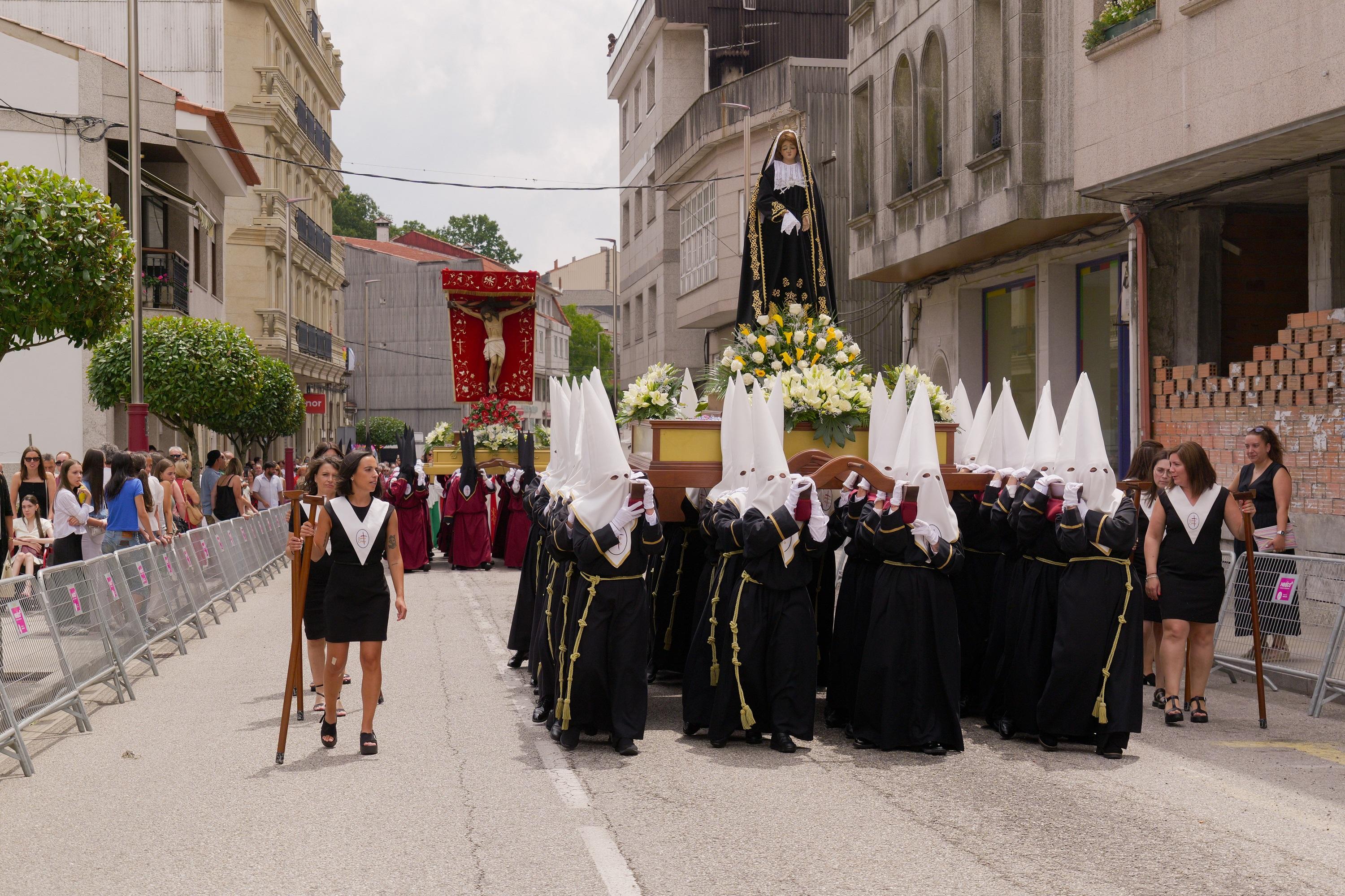 A Caniza celebra a festividade do Santísimo Cristo da Agonía