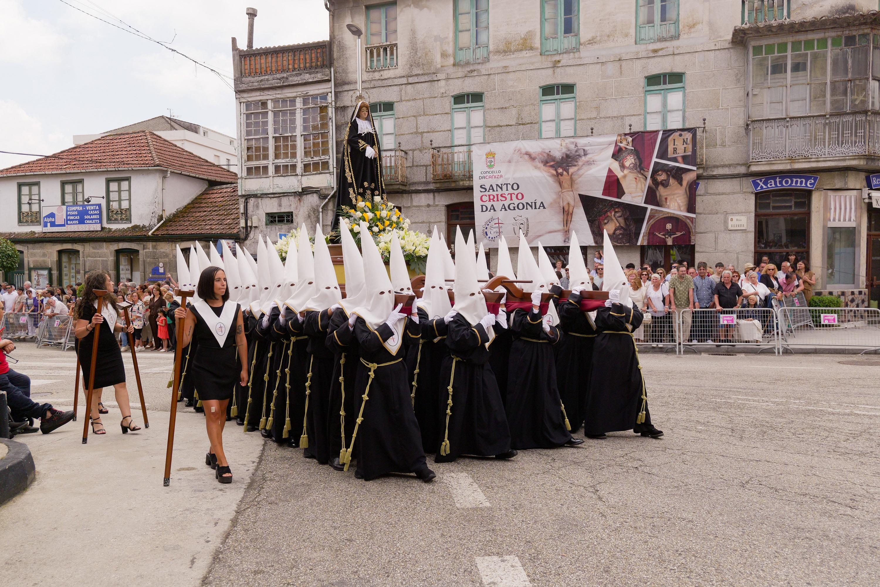 A Caniza celebra a festividade do Santísimo Cristo da Agonía