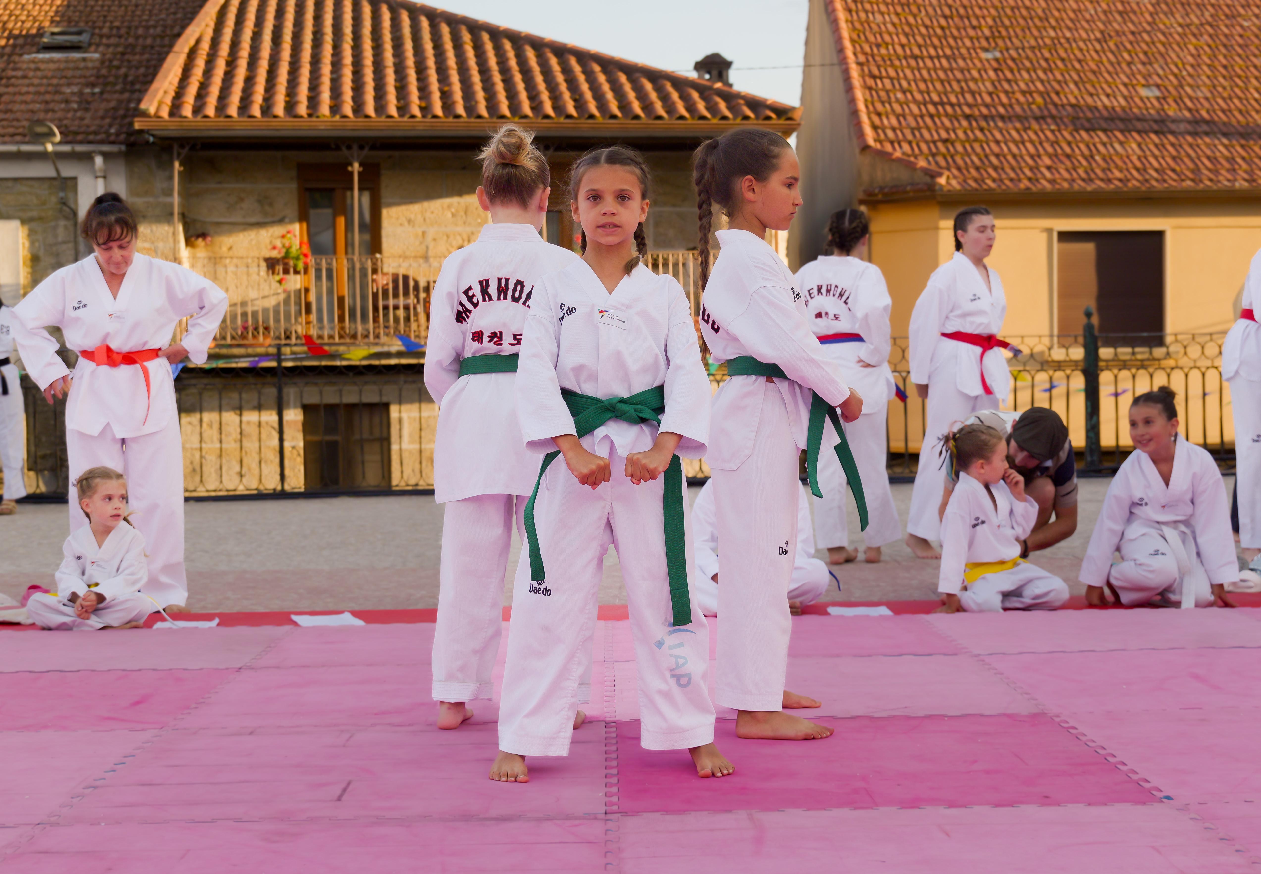 As Clases Municipais de Taekwondo pechan a tempada cunha exhibición na Praza Maior