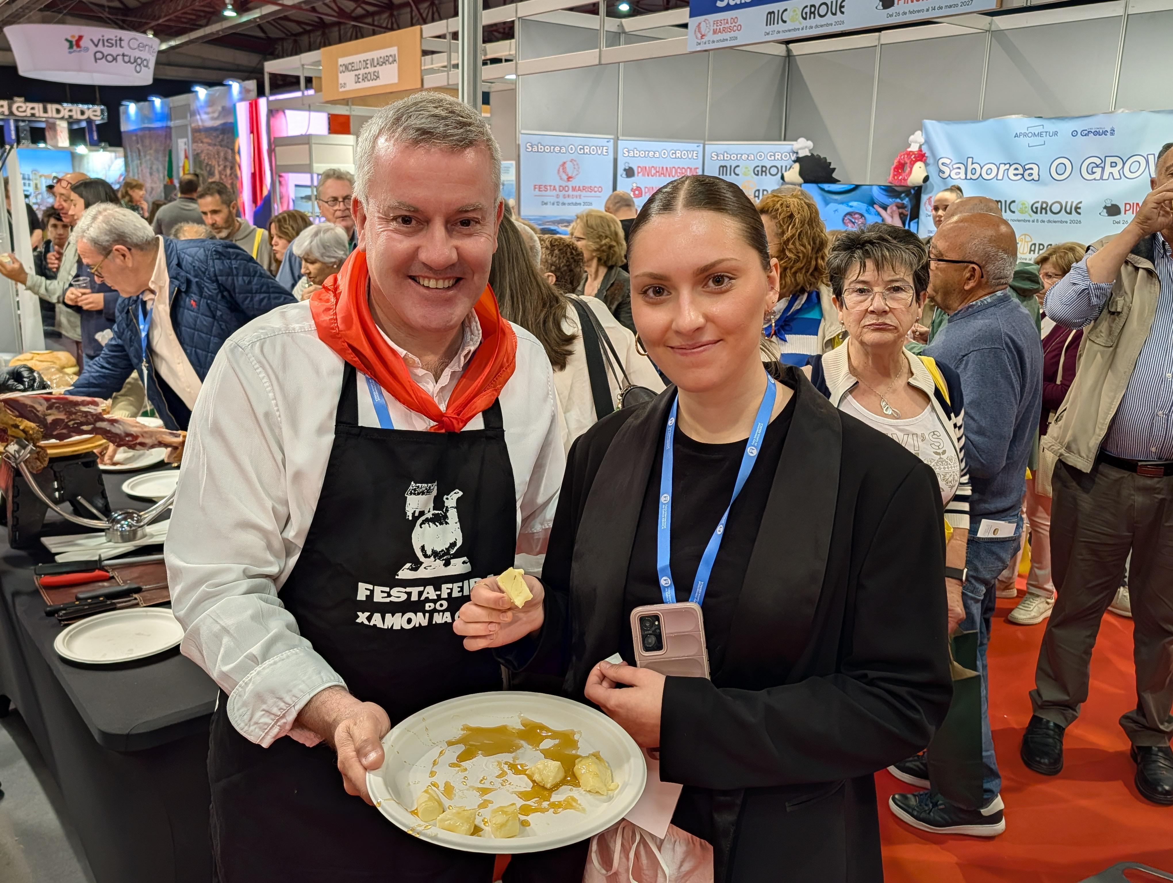 A Feira do Xamón da Caniza promociona a súa 60ª edición en FESTUR, o maior escaparate do turismo festivo de Galicia