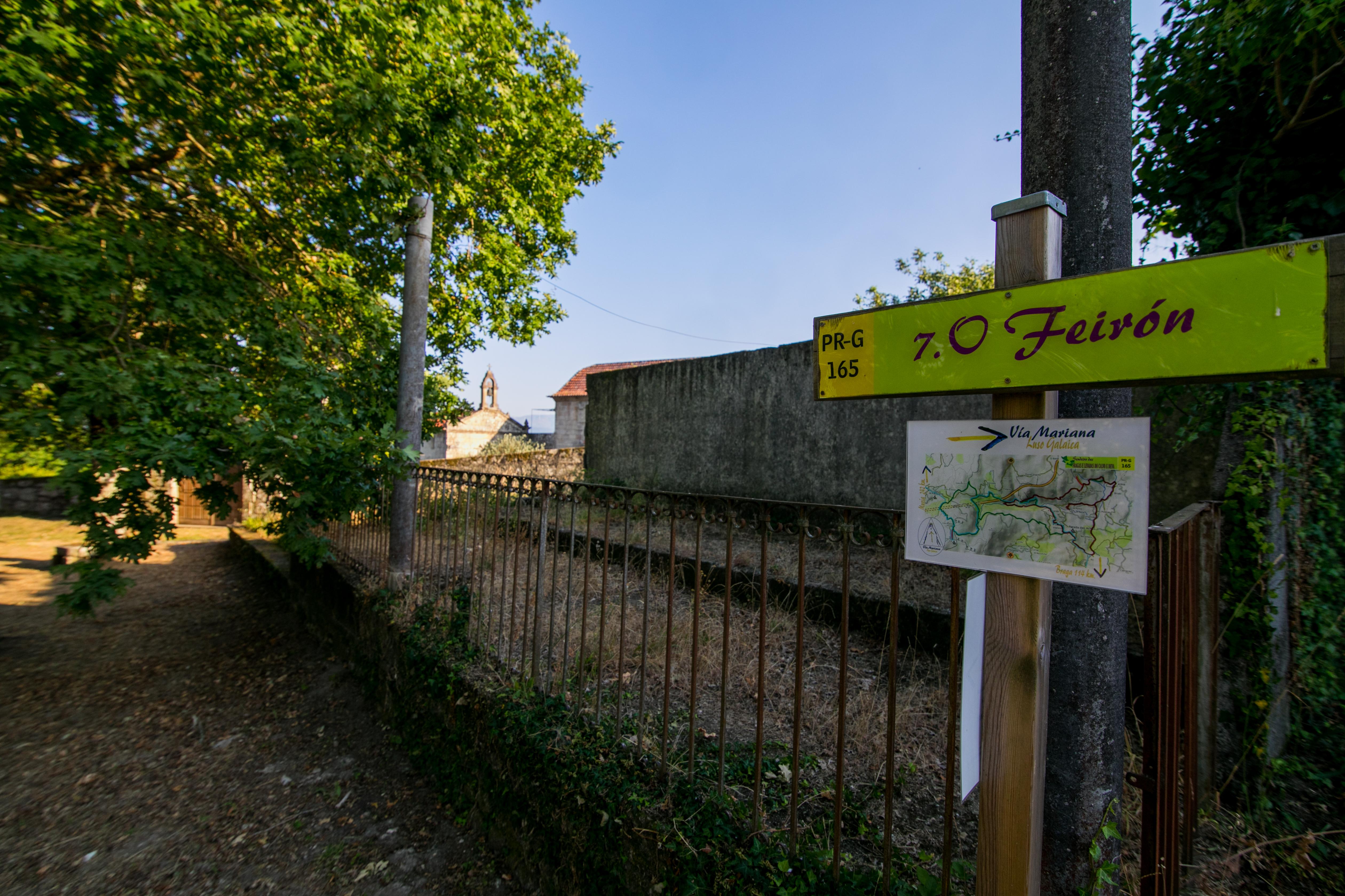 Parada, paso do sendeiro da ruta das Fragas e Levados dos rios Deva e Calvo