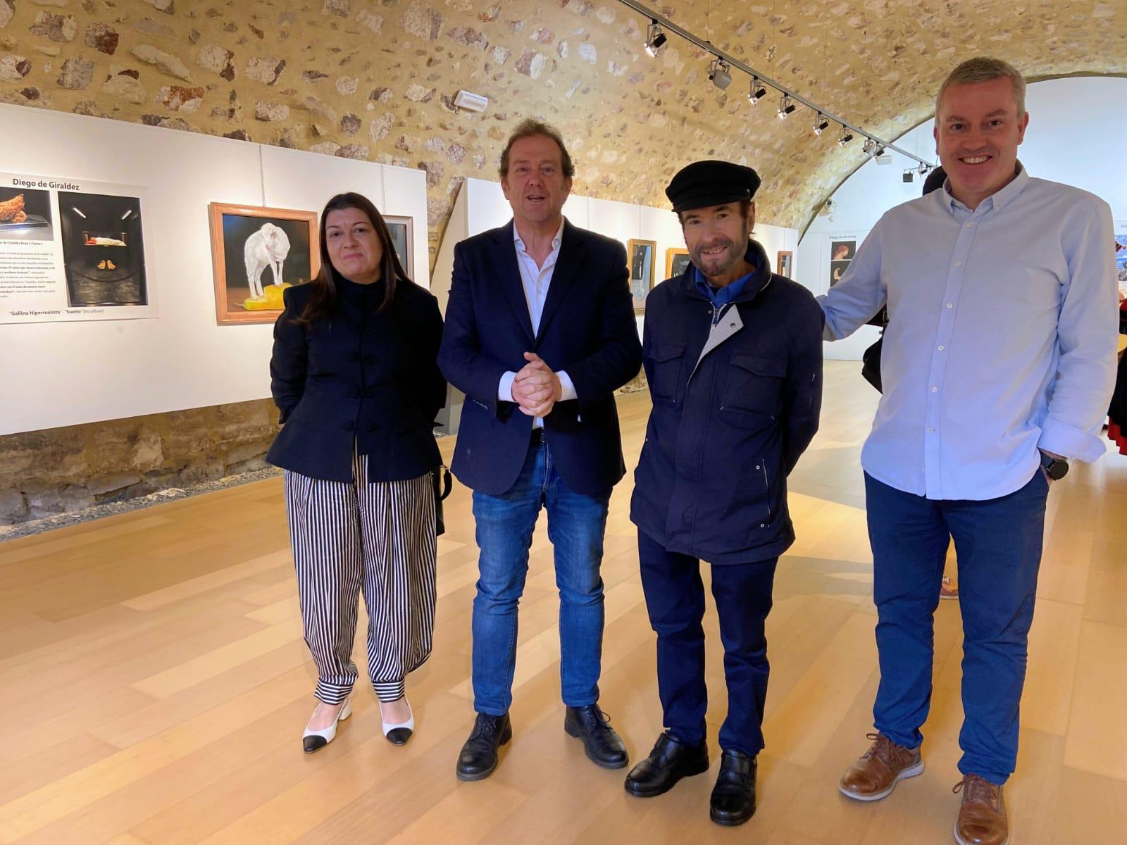 O Alcalde Luis Piña acompaña un ano máis ao artista Diego de Giráldez na inauguración da súa nova exposición en Ávila  O pasado luns inaugurouse no Episcopio de Ávila a exposición “La esencia del pensamiento. Realismo NAS” do artista canicense Diego de Giráldez, unha mostra organizada polo Concello de Ávila que poderá visitarse do 18 ao 31 de maio de 2026. O acto inaugural estivo presidido polo concelleiro de Cultura do Concello de Ávila, Ángel Sánchez, e contou coa presenza do Alcalde da Caniza, Luis Piña,