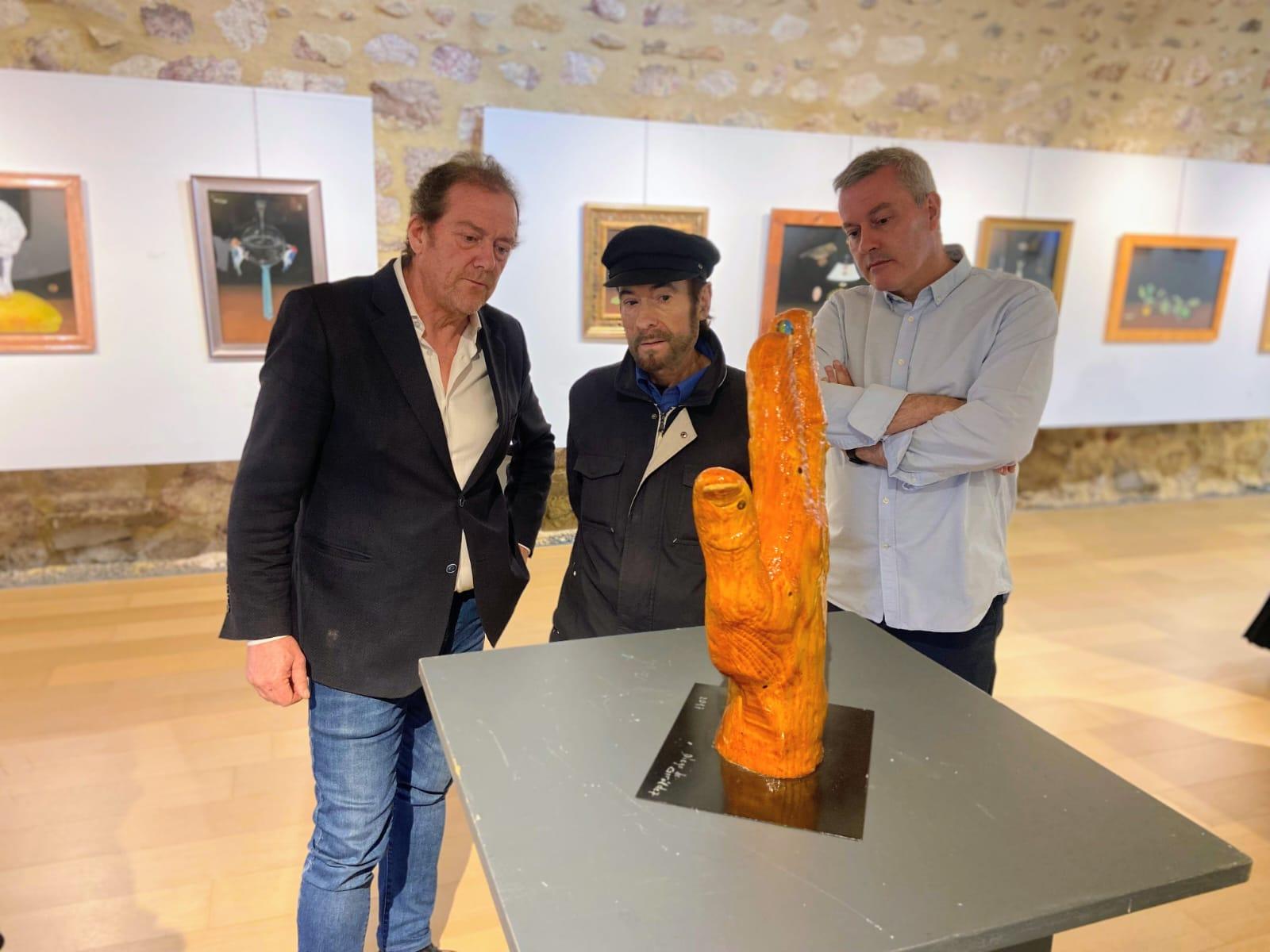 O Alcalde Luis Piña acompaña un ano máis ao artista Diego de Giráldez na inauguración da súa nova exposición en Ávila  O pasado luns inaugurouse no Episcopio de Ávila a exposición “La esencia del pensamiento. Realismo NAS” do artista canicense Diego de Giráldez, unha mostra organizada polo Concello de Ávila que poderá visitarse do 18 ao 31 de maio de 2026. O acto inaugural estivo presidido polo concelleiro de Cultura do Concello de Ávila, Ángel Sánchez, e contou coa presenza do Alcalde da Caniza, Luis Piña,