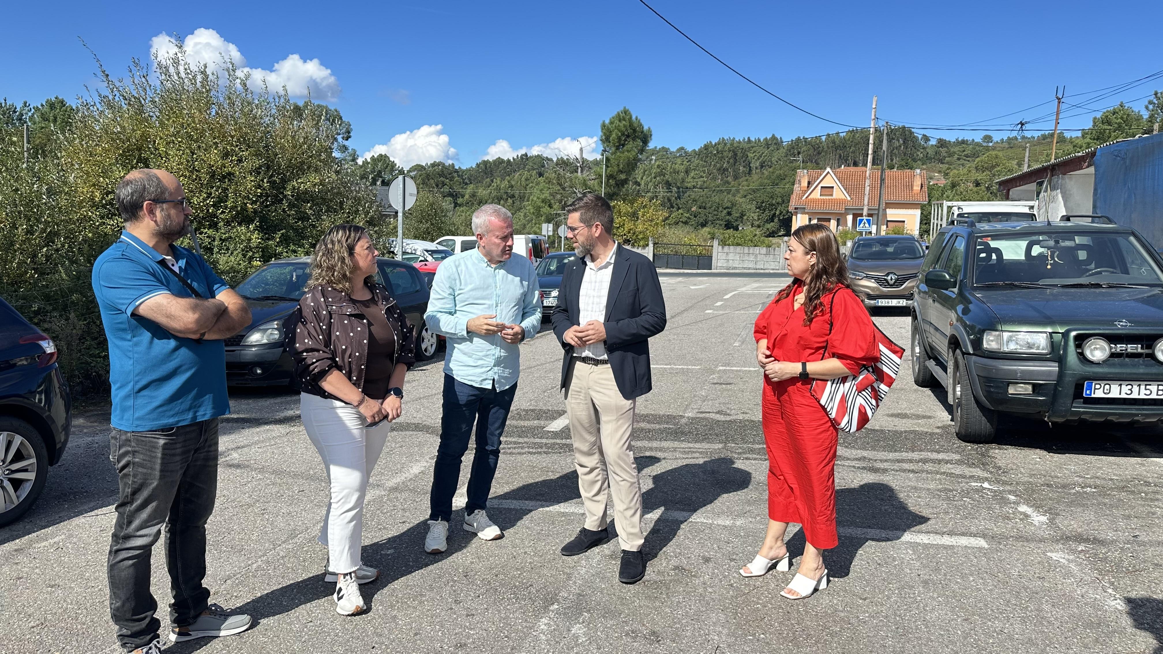 O Alcalde recibe no Concello ao Delegado Territorial da Xunta, Pablo Fernández e visitan as obras de mellora do alumeado no Parque Uceira