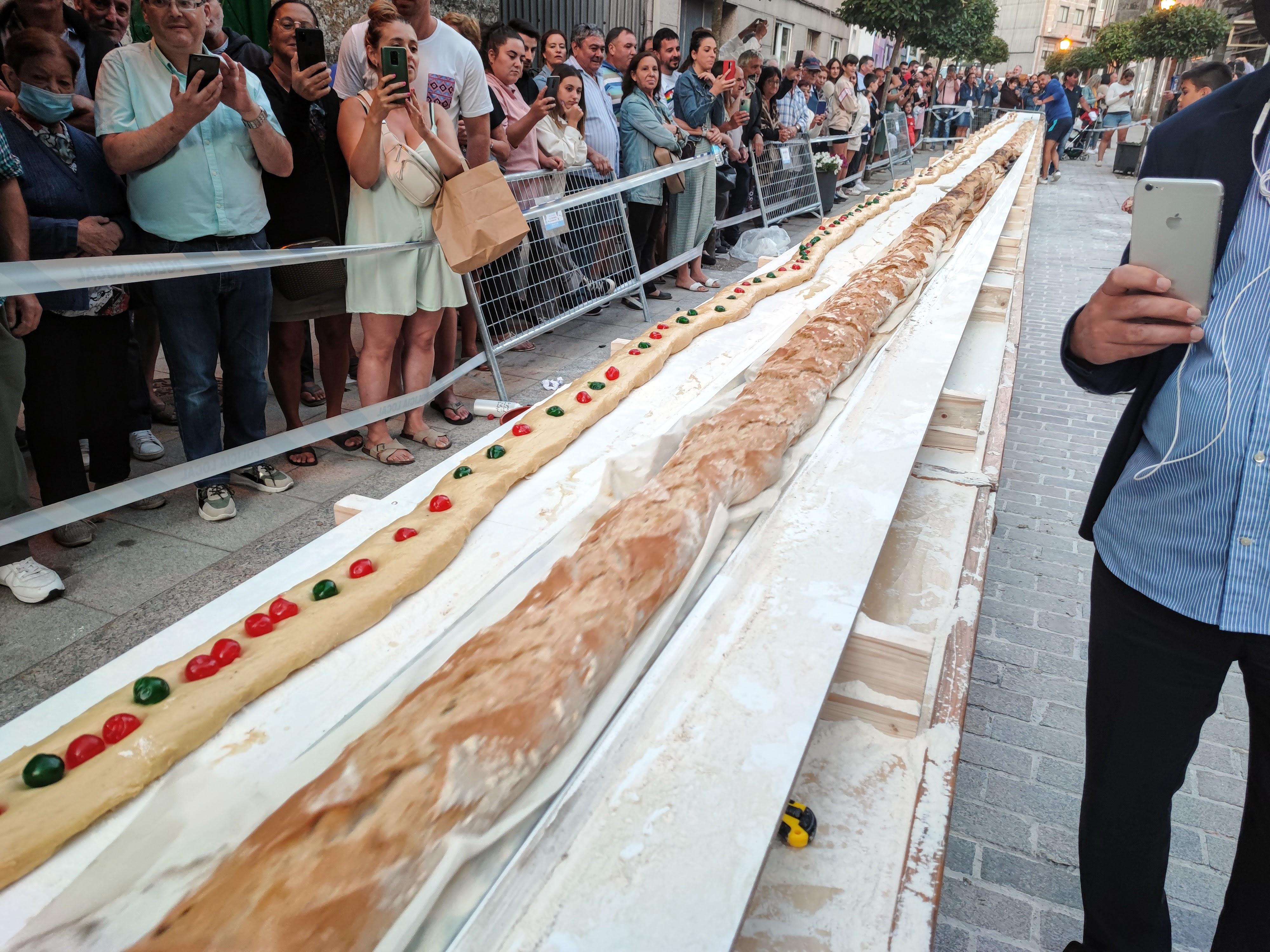 Obradoiro de Pan e bocata xigante de xamon diante da Casa do Concello este 13 de agosto