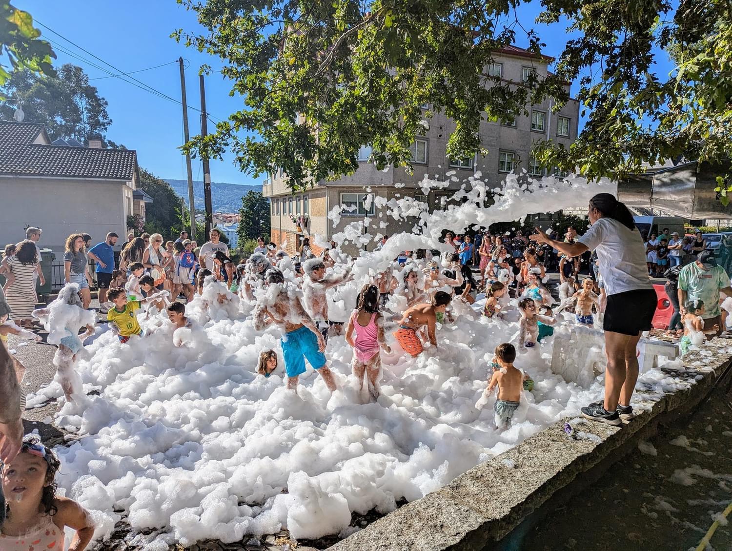 Festa da ESCUMA e INCHABLES na Sardiñada Popular do Cacharado