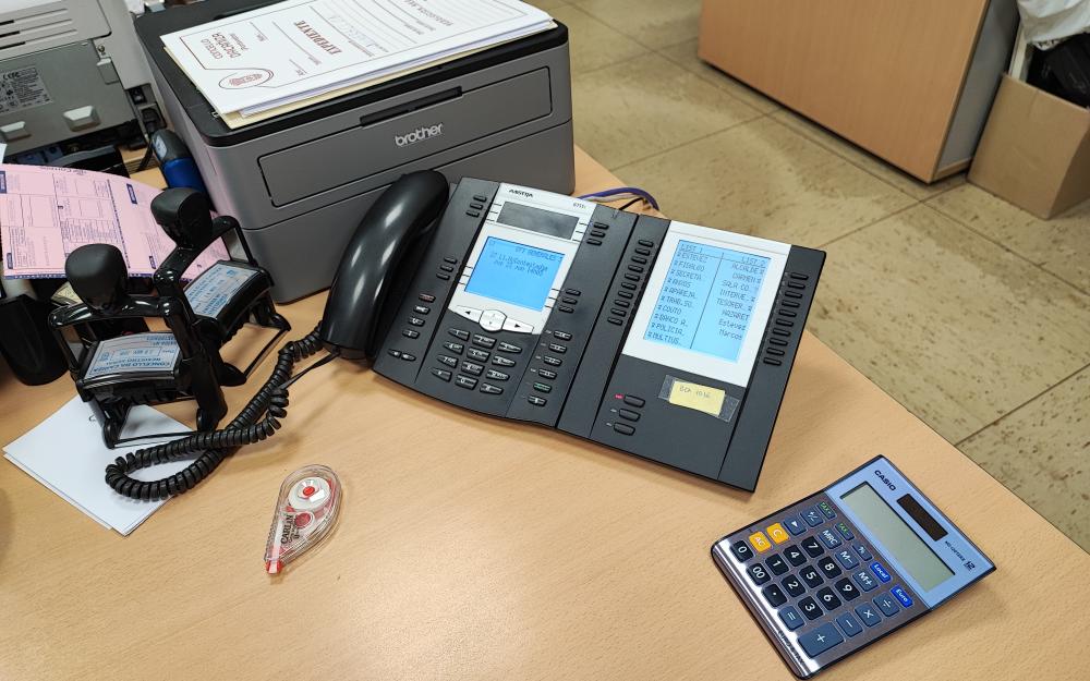 o Concello adxudica o novo contrato do servizo de telefonía fixa, móbil e datos a "R"