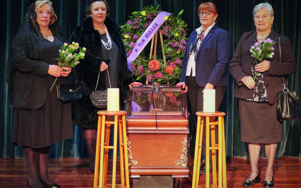 Representación da obra de teatro VIÚVAS