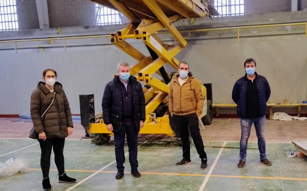 visita as obras de reforma integral da cuberta do pavillon de deportes de As Touzosas