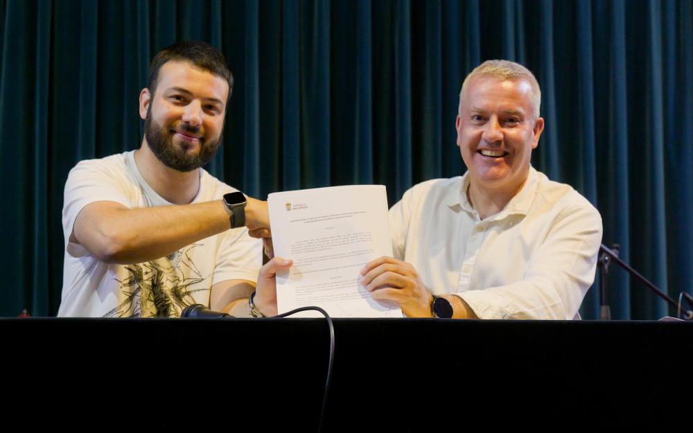 O Concello da Caniza e a Escola de Música formalizan a renovación do seu convenio de colaboración durante o concerto de fin de curso