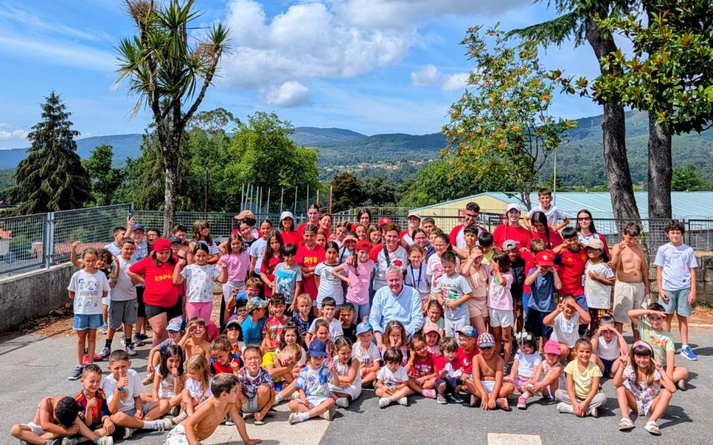 Visita do Alcalde aos nenos e nenas do Campamento Urbano 2026