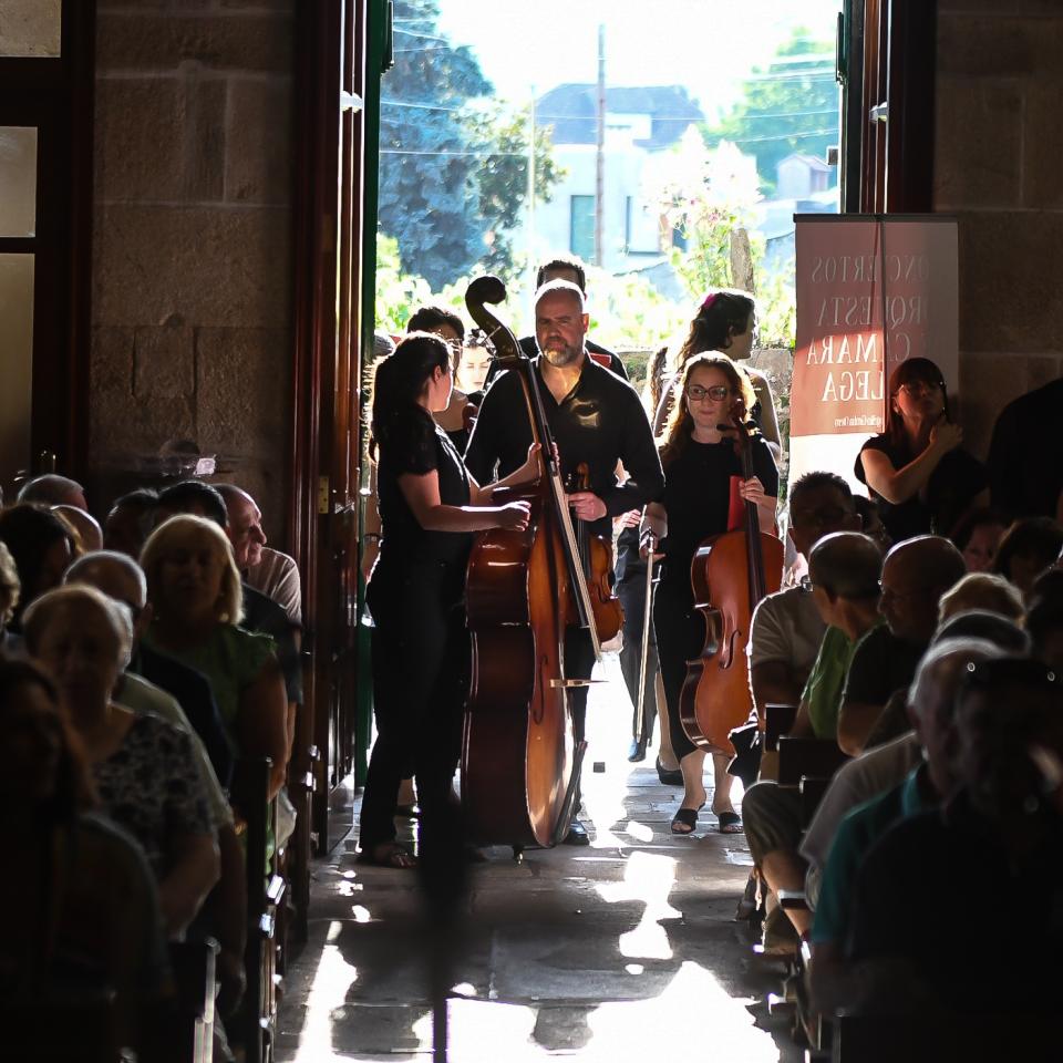 Éxito rotundo en Valeixe co concerto de música clásica celebrado o 21 de xuño a cargo da Orquestra de Cámara Galega, no marco do 40 Aniversario de REDEIA