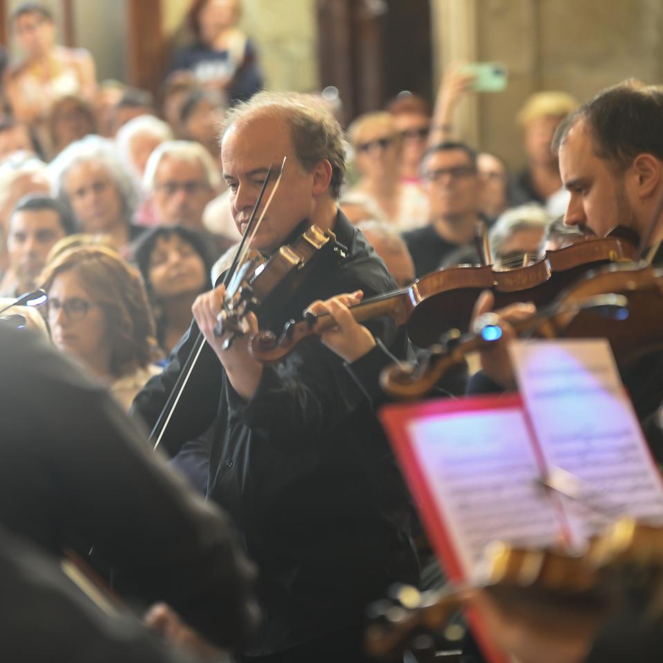 Éxito rotundo en Valeixe co concerto de música clásica celebrado o 21 de xuño a cargo da Orquestra de Cámara Galega, no marco do 40 Aniversario de REDEIA