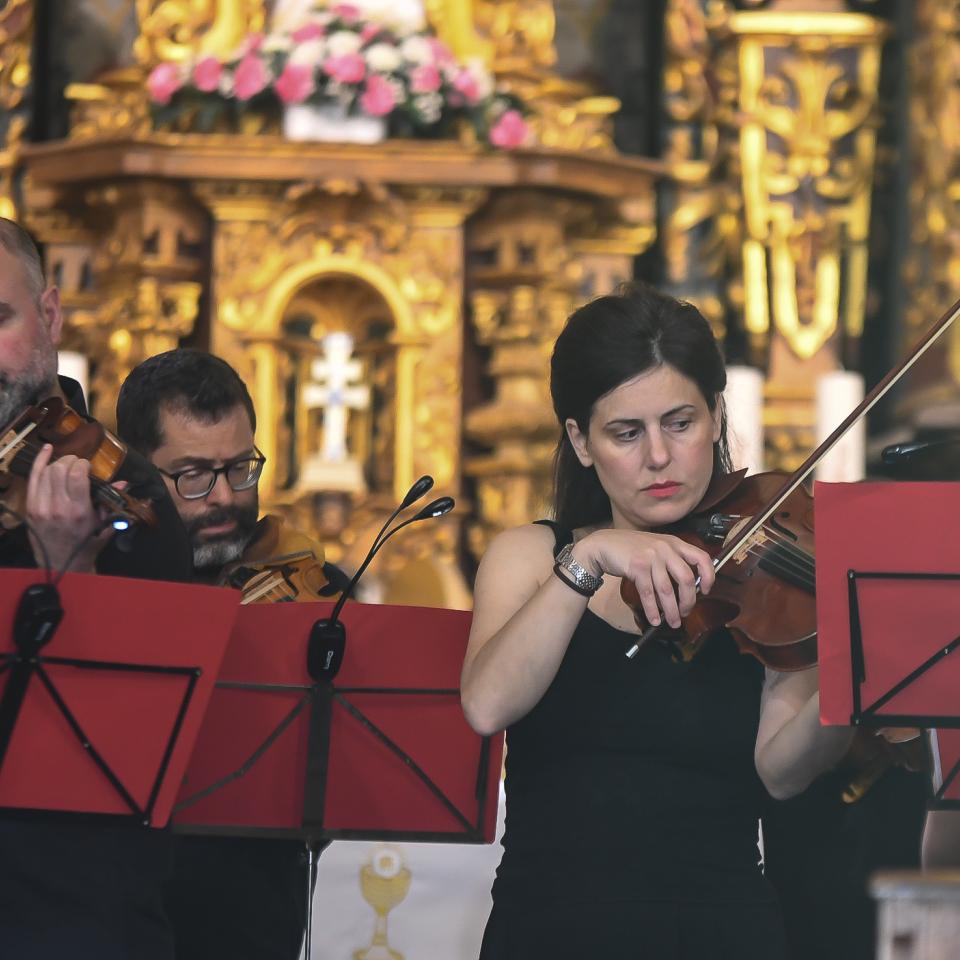 Éxito rotundo en Valeixe co concerto de música clásica celebrado o 21 de xuño a cargo da Orquestra de Cámara Galega, no marco do 40 Aniversario de REDEIA
