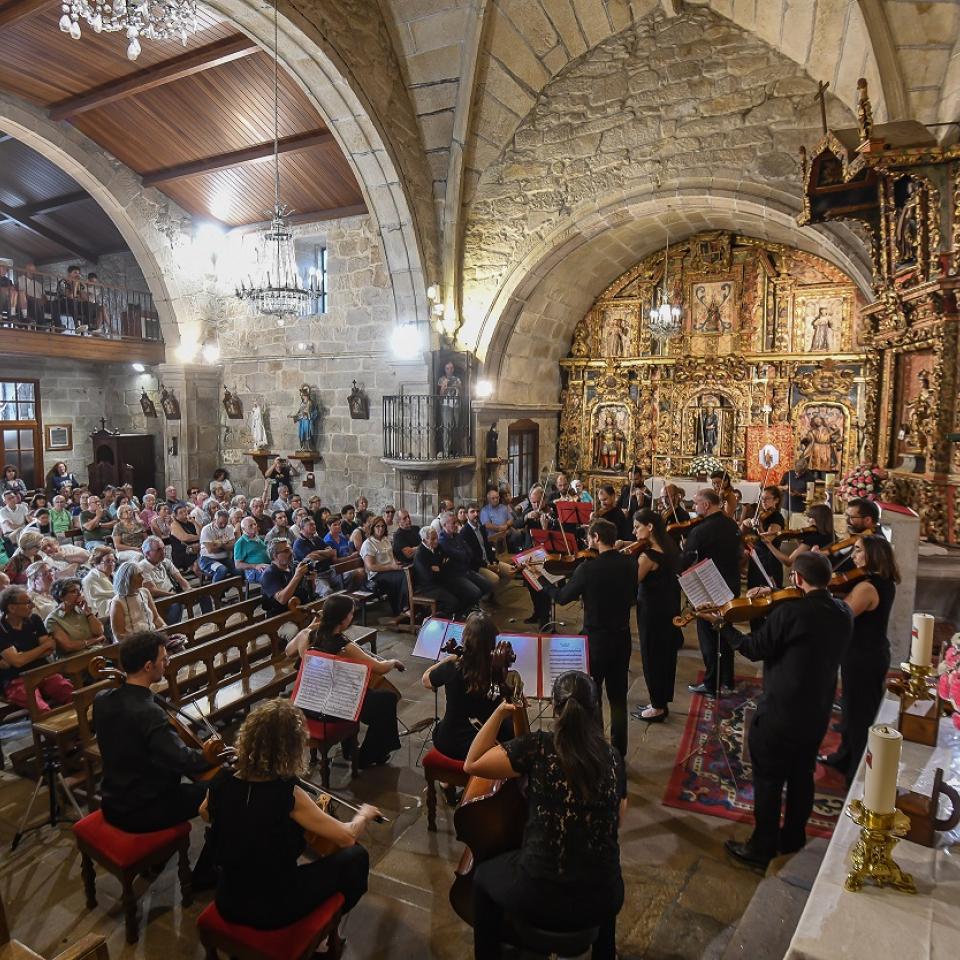 Éxito rotundo en Valeixe co concerto de música clásica celebrado o 21 de xuño a cargo da Orquestra de Cámara Galega, no marco do 40 Aniversario de REDEIA