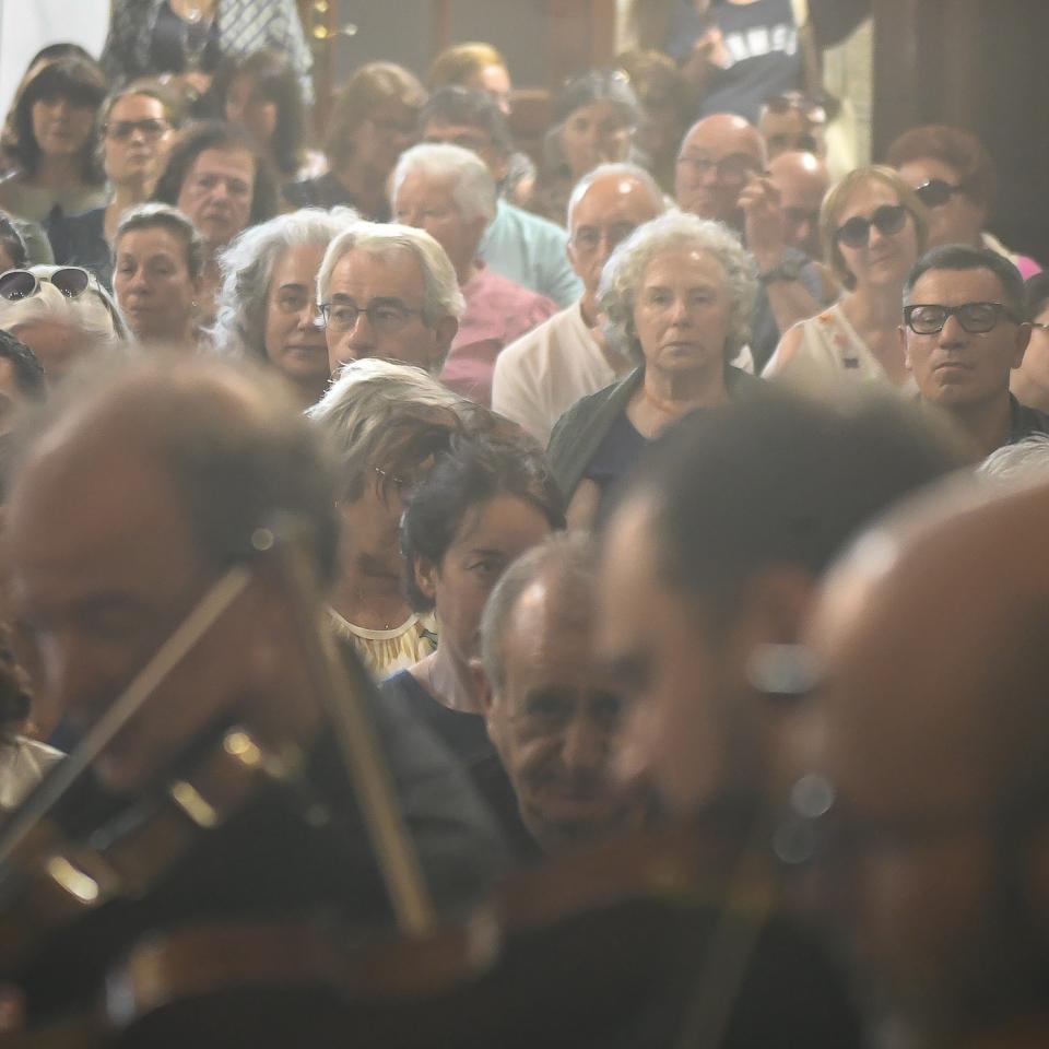 Éxito rotundo en Valeixe co concerto de música clásica celebrado o 21 de xuño a cargo da Orquestra de Cámara Galega, no marco do 40 Aniversario de REDEIA