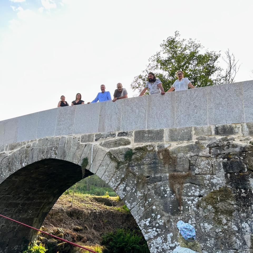 O Alcalde Luis Piña e os seus Concelleiros de Goberno visitan a Ponte das Achas e a súa contorna