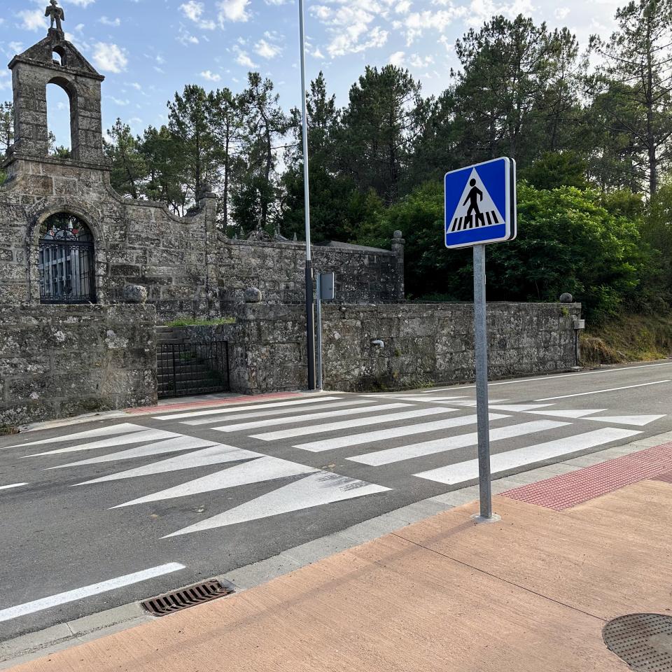 O Alcalde Luis Piña e os seus Concelleiros de Goberno visitan a Ponte das Achas e a súa contorna