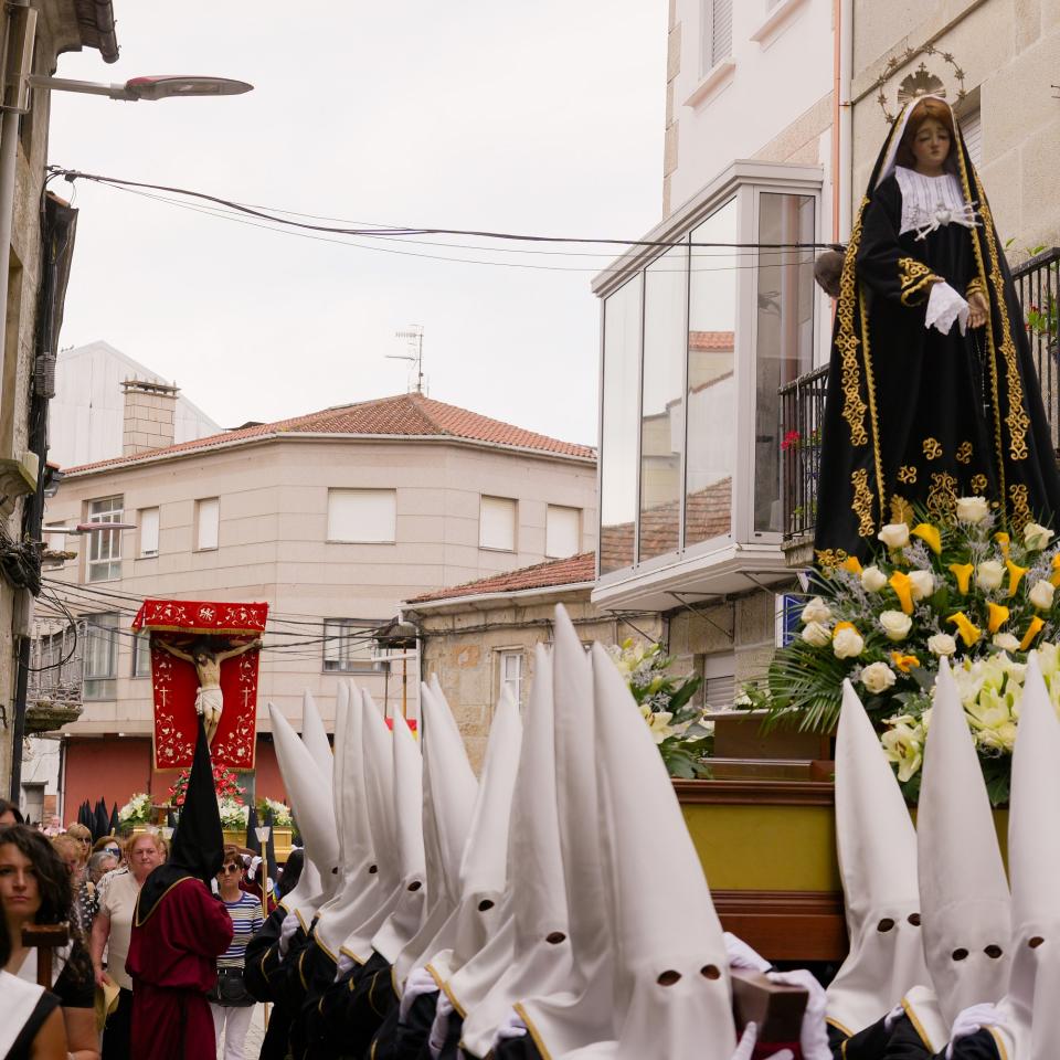 A Caniza celebra a festividade do Santísimo Cristo da Agonía
