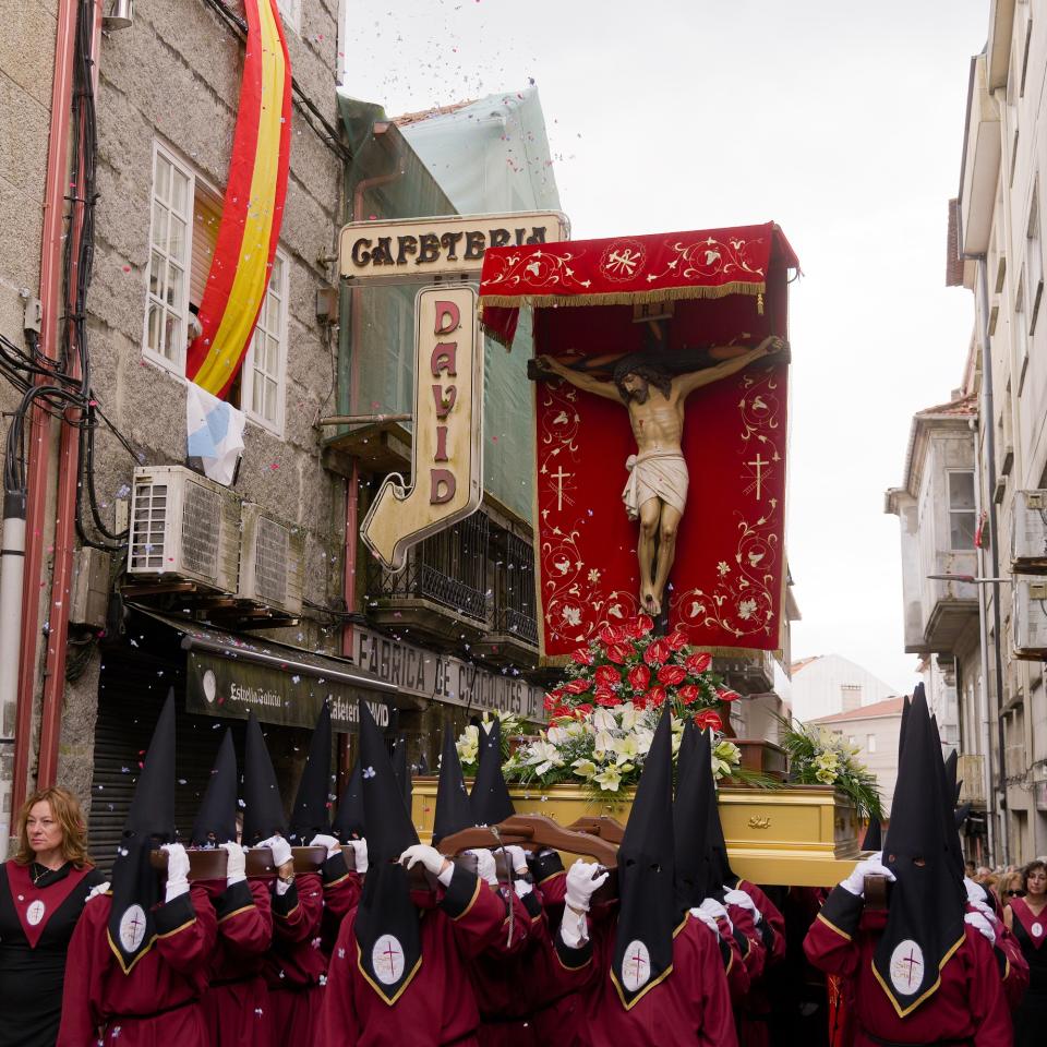 A Caniza celebra a festividade do Santísimo Cristo da Agonía