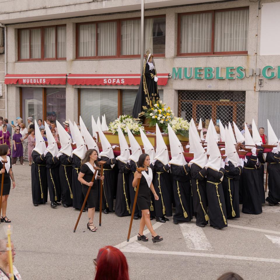A Caniza celebra a festividade do Santísimo Cristo da Agonía