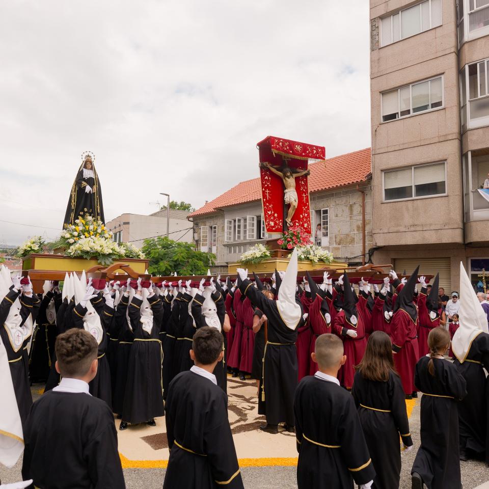 A Caniza celebra a festividade do Santísimo Cristo da Agonía