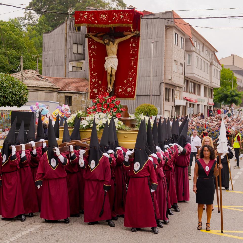 A Caniza celebra a festividade do Santísimo Cristo da Agonía