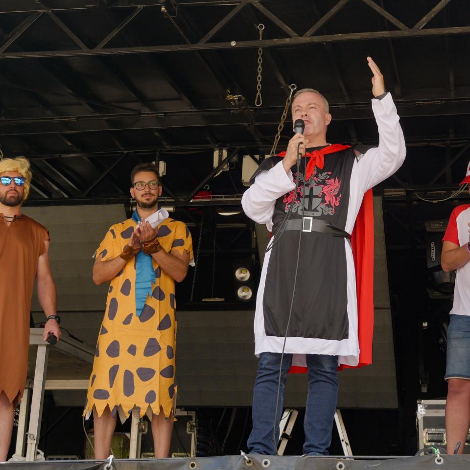 o «Entroido» da Caniza consolídase como unha das grandes citas festivas do verán