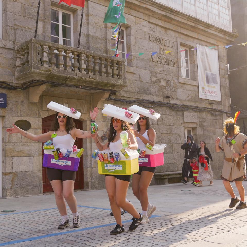 o «Entroido» da Caniza consolídase como unha das grandes citas festivas do verán