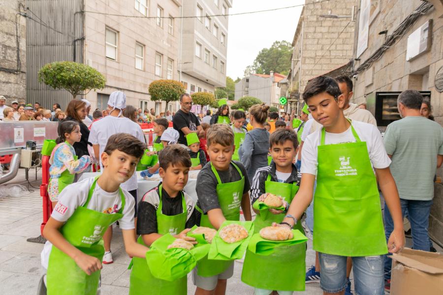 Obradoiro de pan e de preparación do «Bocata de xamón xigante» para toda a familia